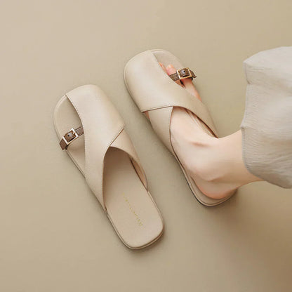 Wenen | Gekruiste Sandalen