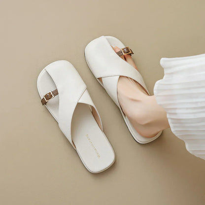 Wenen | Gekruiste Sandalen