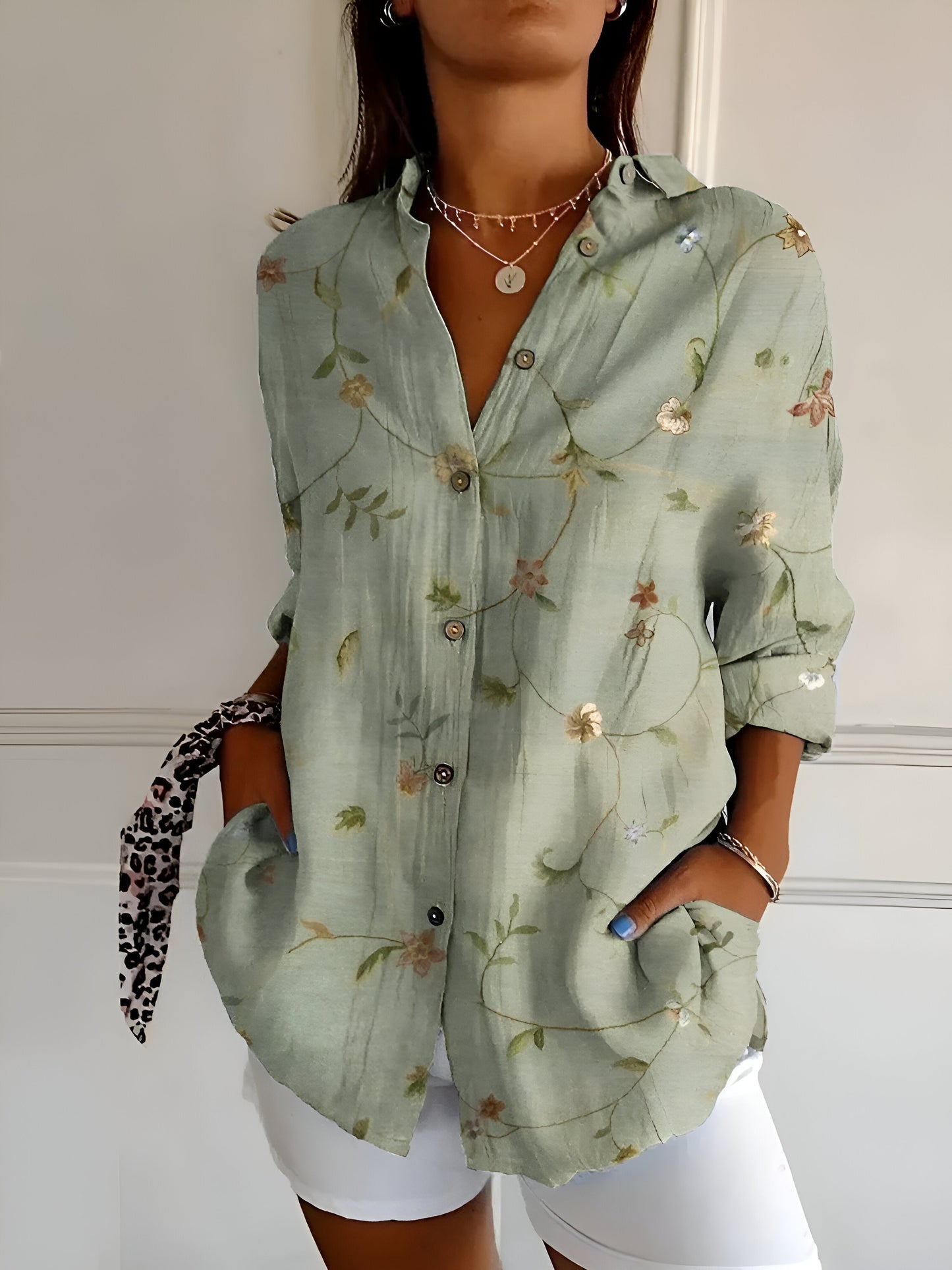 Malou™ | Bloemenblouse met Knopen